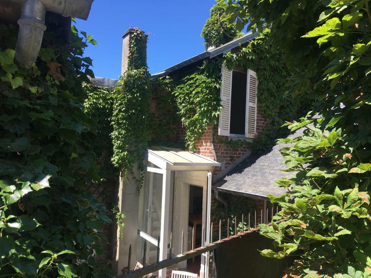 La Boheme Villa Довил Екстериор снимка