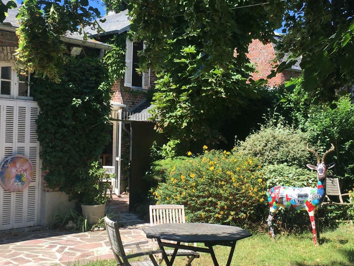 La Boheme Villa Довил Екстериор снимка